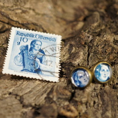 Ohrstecker aus Briefmarke "Frau"