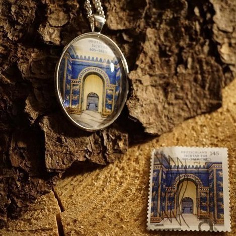Amulett aus Briefmarke "Ishtar Tor"