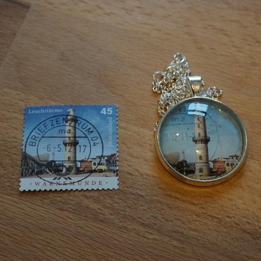 Amulett aus Briefmarke "Leuchtturm Warnemünde"