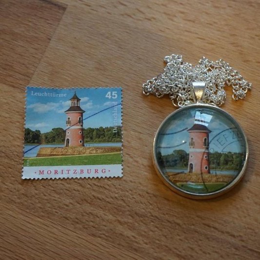 Amulett aus Briefmarke "Leuchtturm Moritzburg"