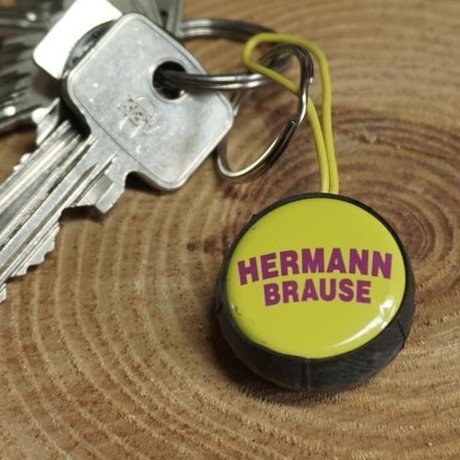 Kronkorkenanhänger "Hermann Brause gelb"