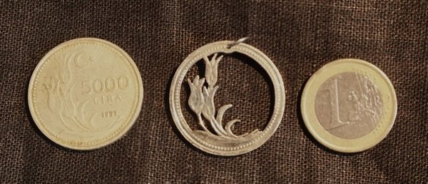 Amulett aus Münze - Türkei - 5000 Lira - Tulpen